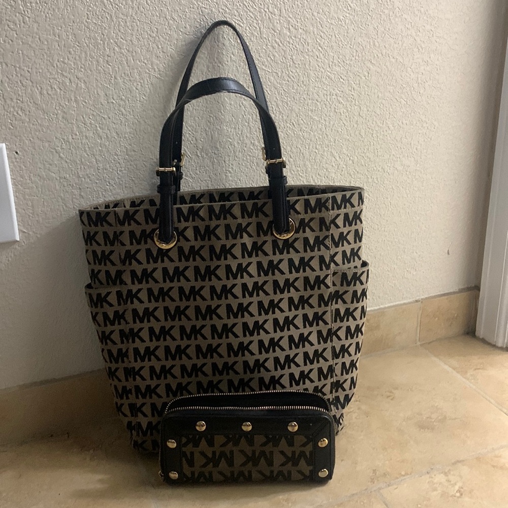 Michael Kors purse and wallet